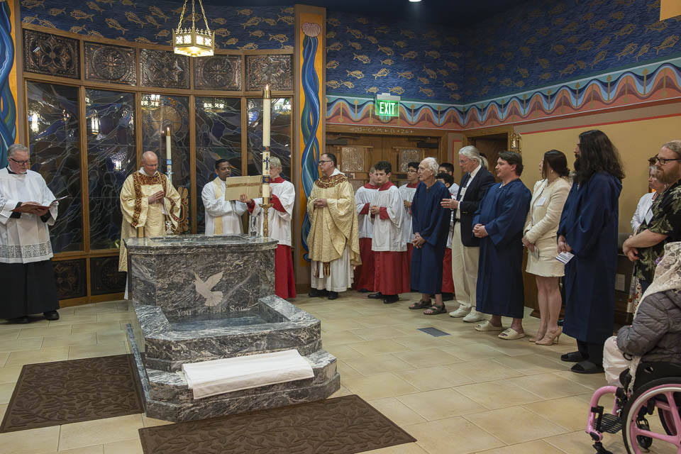 2026-StMary-EasterVigil (61 of 215).jpg